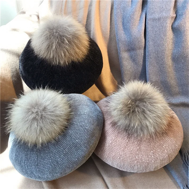 

Women Beret Hat Female Winter Knitted Wool Beret Natural Raccoon Fox Fur Pompom Hat Solid Color Top Quality Beret Cap 2020