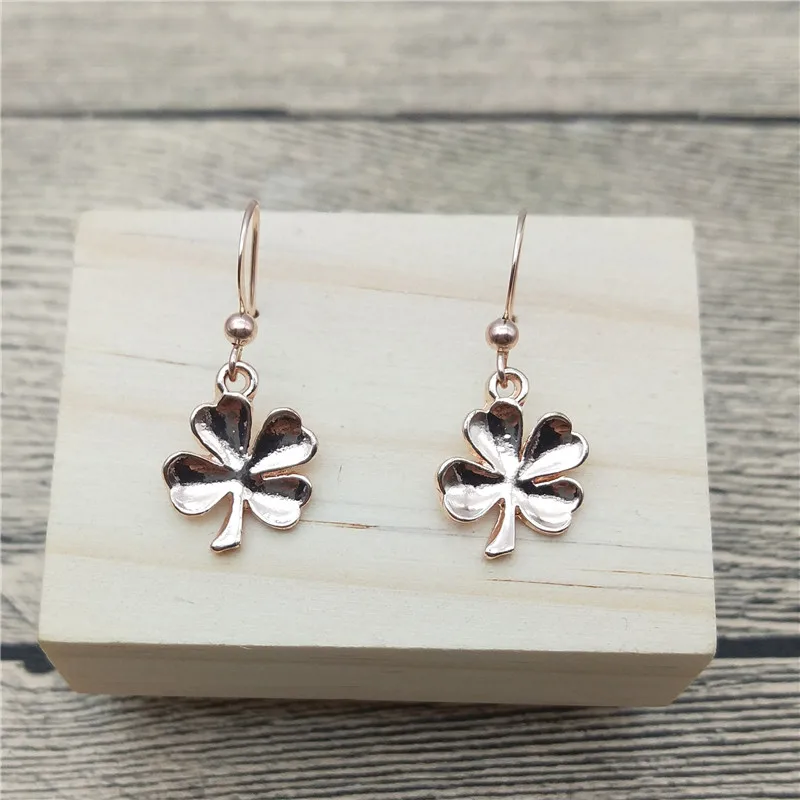 Van cleef arpels серьги клевер. серьги и подвеска клевер. четырёхлистный клевер талисман кулон. подвеска клевер четырехлистный серебро. подвеска трилистник.