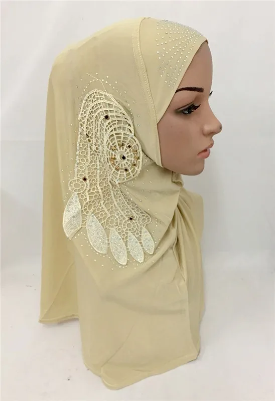 06 beige Исламские мусульманские женские Стразы ледяной шелк хиджаб мусульманские шарфы арабские шали обертывание головной убор женские арабские Рамадан шапочки под хиджаб - Цвет: 06 beige