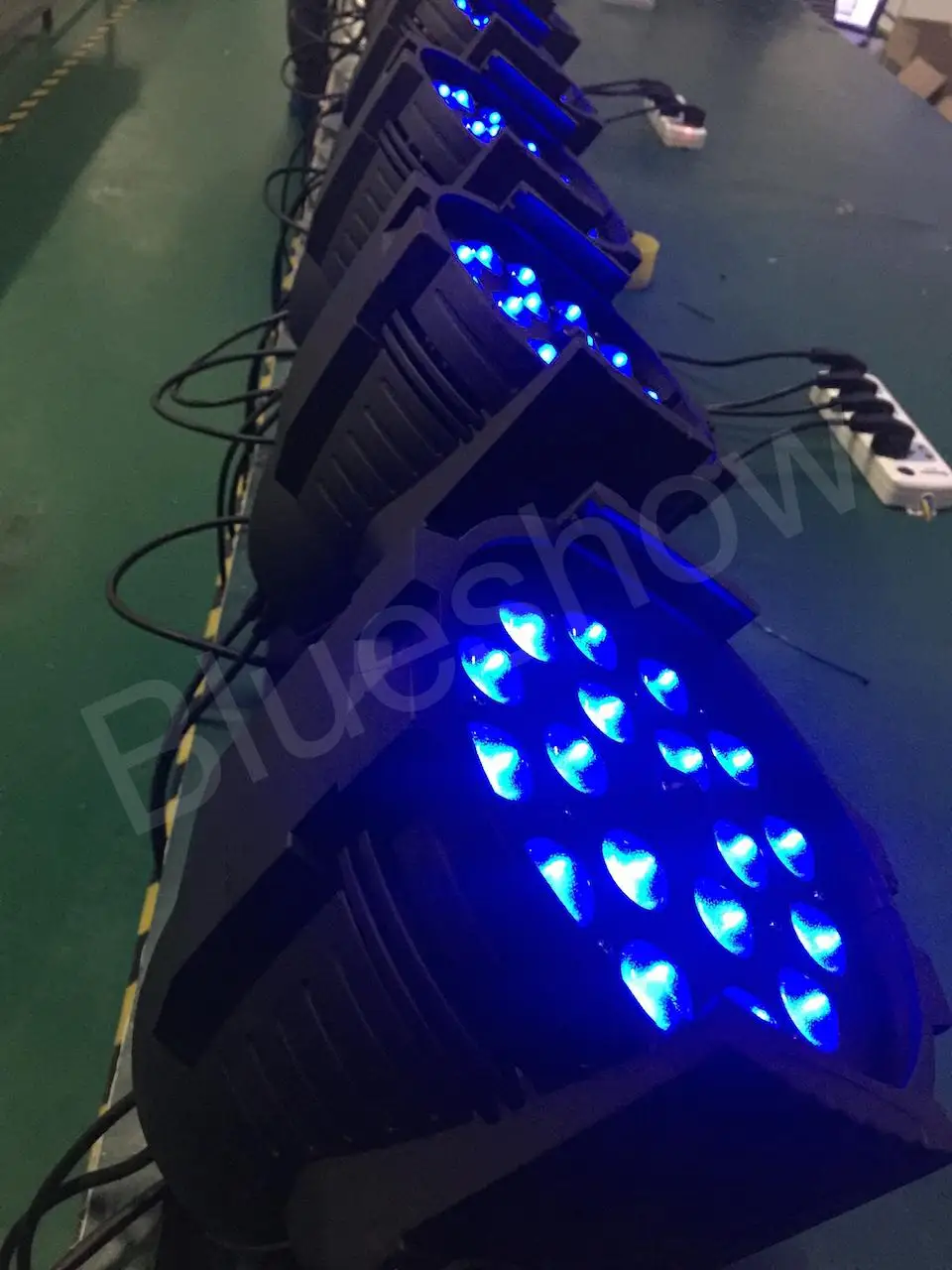 Без налога FlyCase 8 шт. зум Par Светильник 18x10 Вт RGBW 4in1 светодиодный с переменным