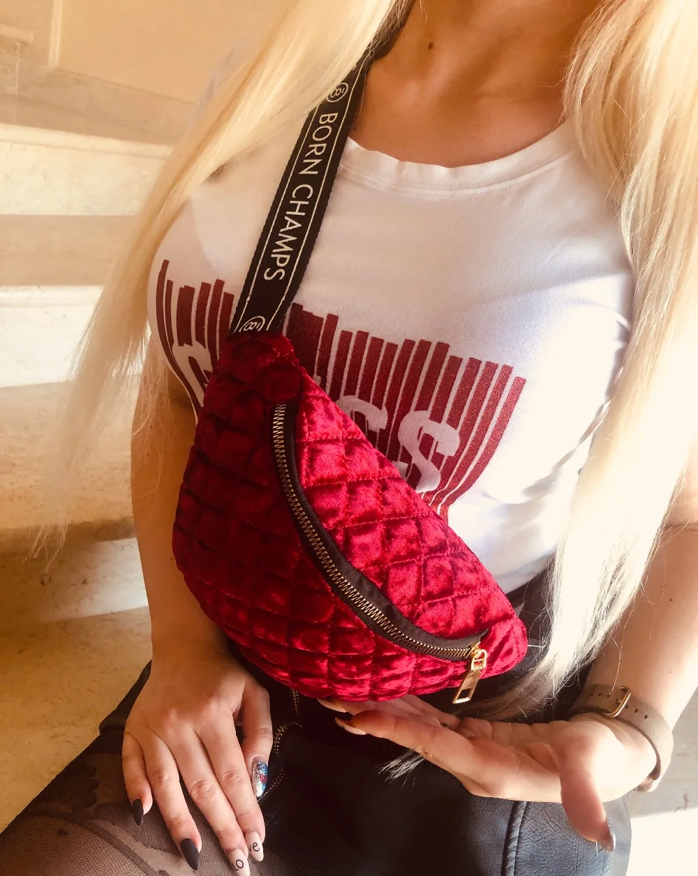 Мини сумка из матового бархата с карманами в вогнутой форме Новинка лета 2019 мини