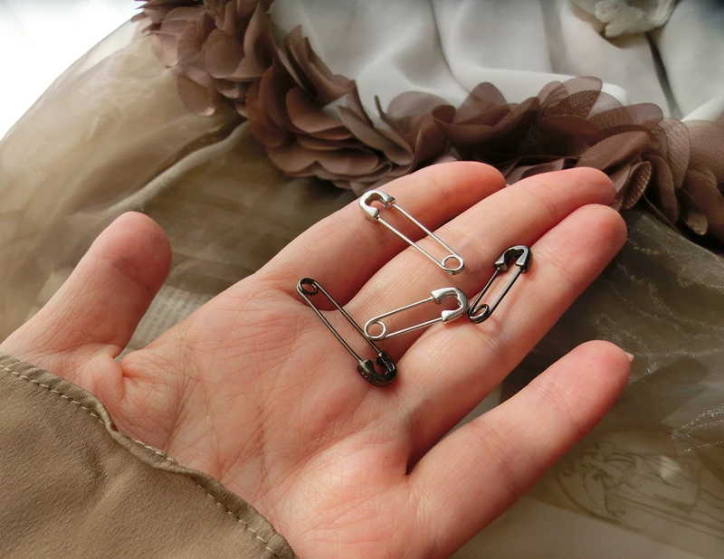 Новинка 2020 модные женские серьги маленькие в форме булавки с кристаллами милые и