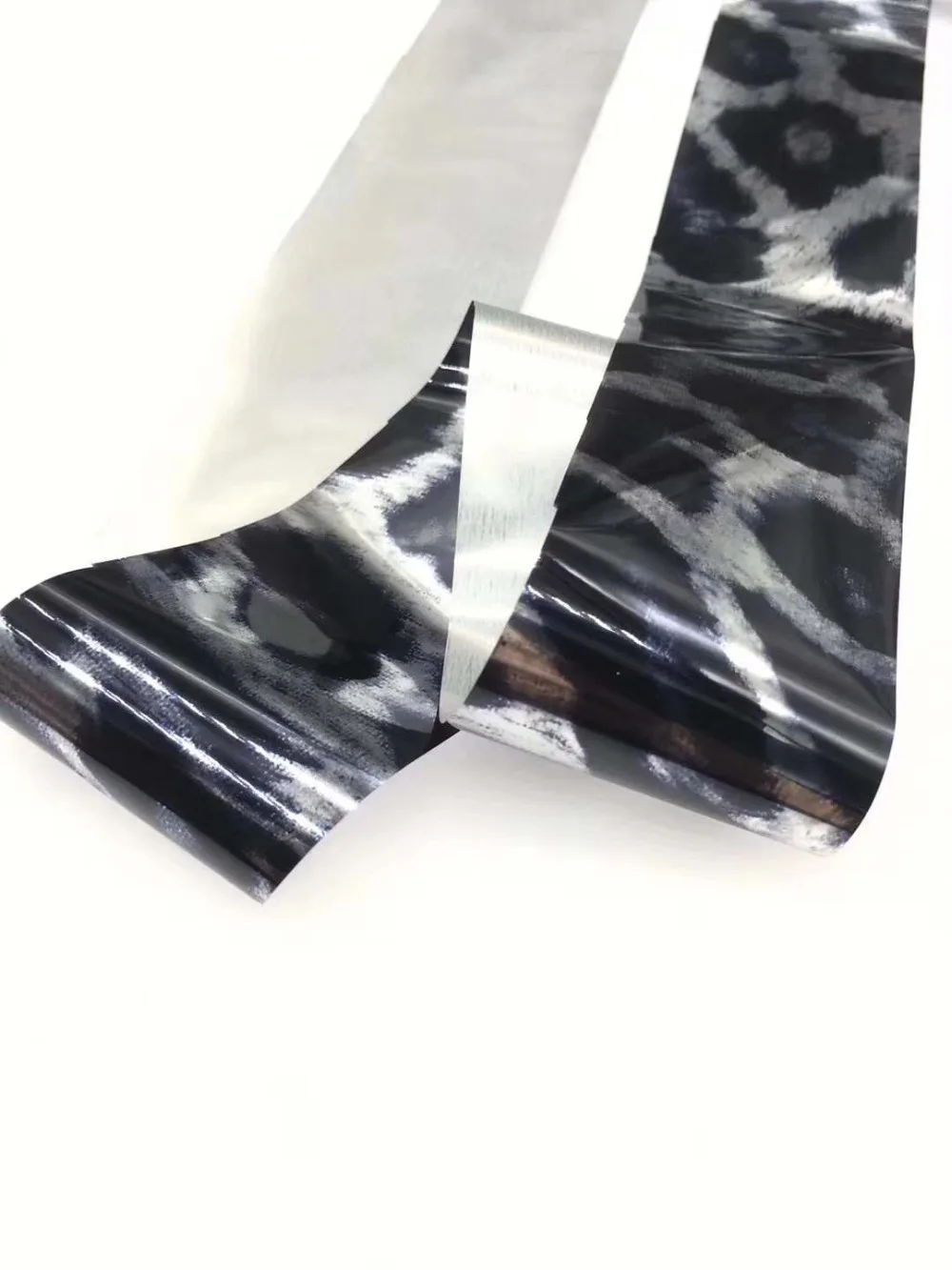 

1 Roll 100*4CM Holographic Nail Foils Snake Skin Foils Nail Art Wrap Foils Transfer Glitter Sticker Polish Decal Decoration