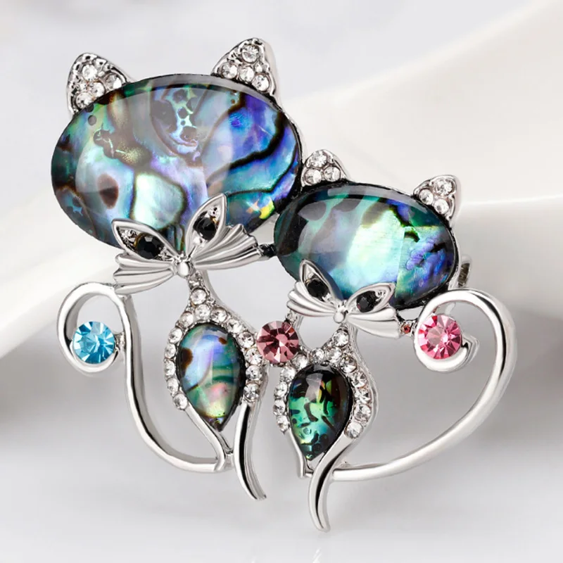 

Donia jewelry Gray shell vintage butterfly brooch for man child christmas gift fashion female couple headscarf needle broches
