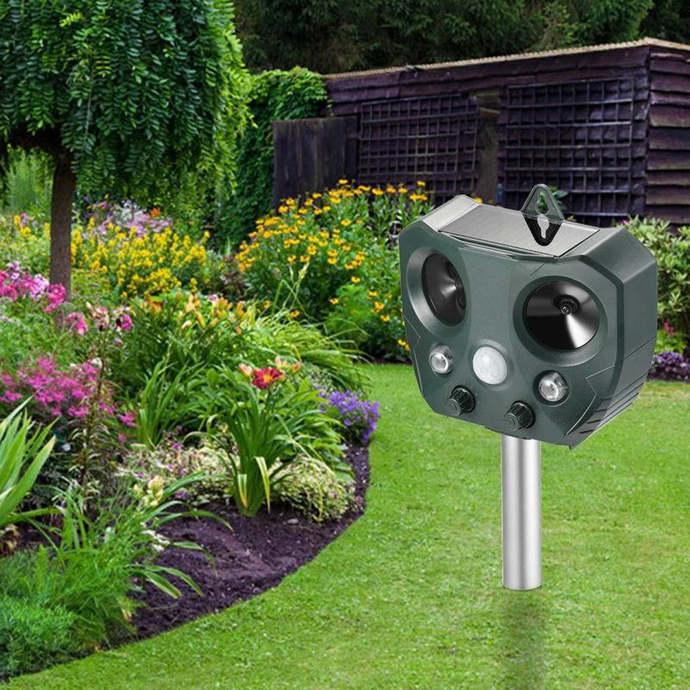 Solar Ultrasonic Animal Repeller Motion Sensor LED Flashing Pest Repellent | Дом и сад