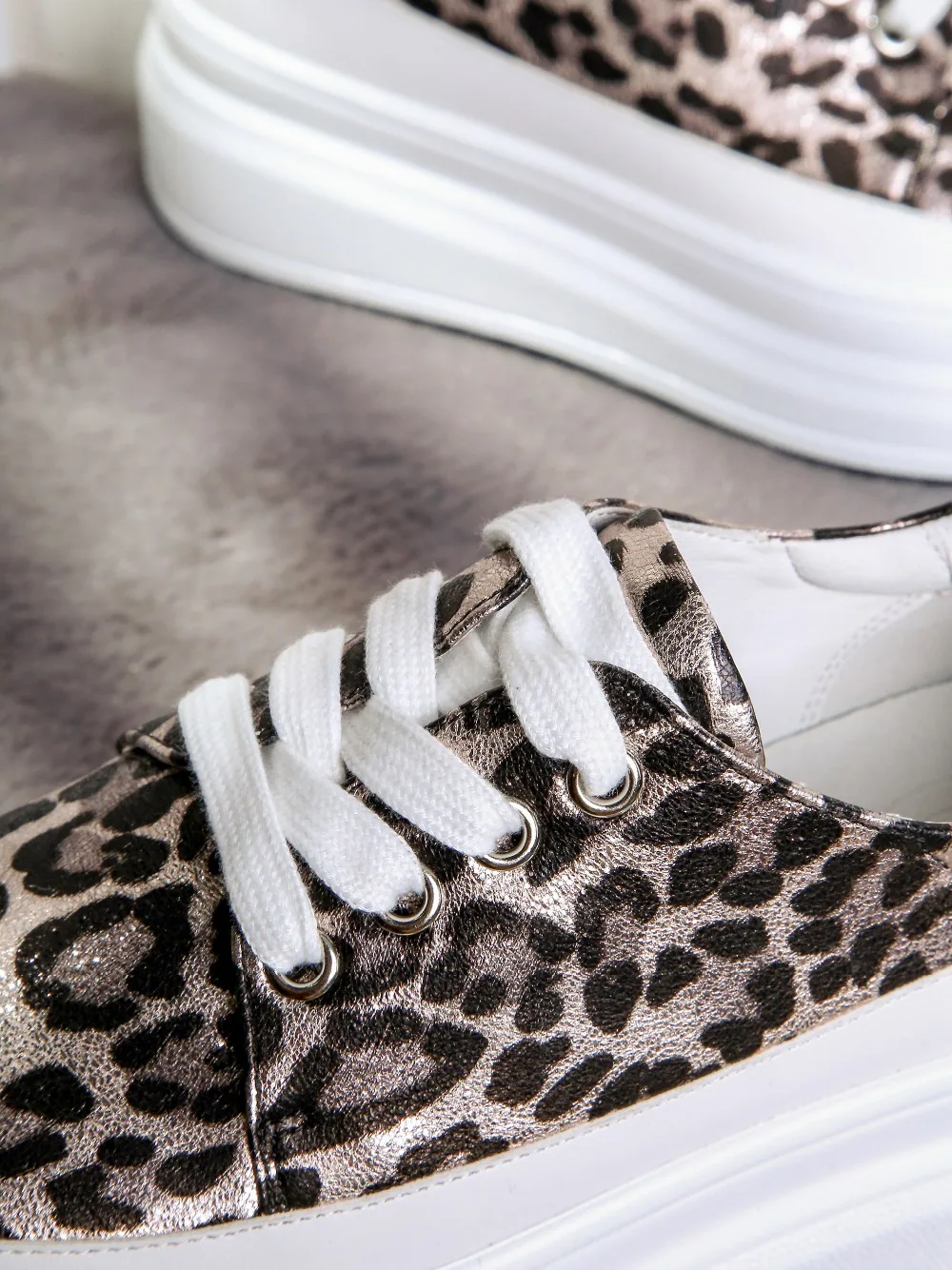 Весна Leopard Кроссовки Для женщин Повседневная кожаная обувь на платформе модные кроссовки 5,5 см