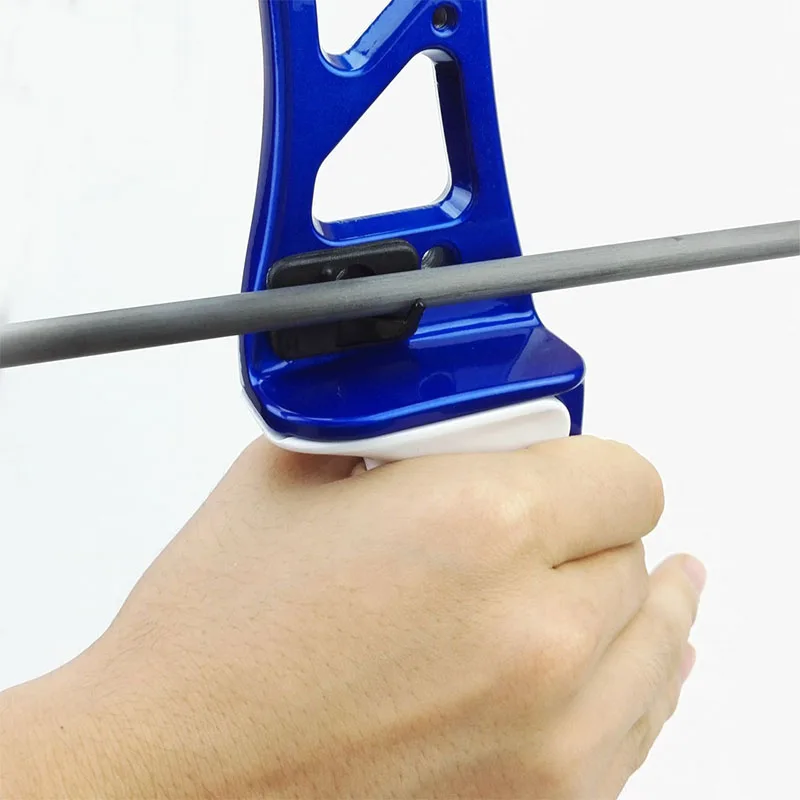 

5 Pcs Plastic Simple Arrow Rest Sticker on Recurve Bow for Right & Left Hand Archery Arrow rest