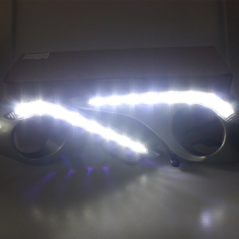 

MZORANGE Turn Signal 12V LED CAR DRL Daytime Running Lights With Fog Lamp Hole For Toyota Highlander 2012 2013 2014 Day Light