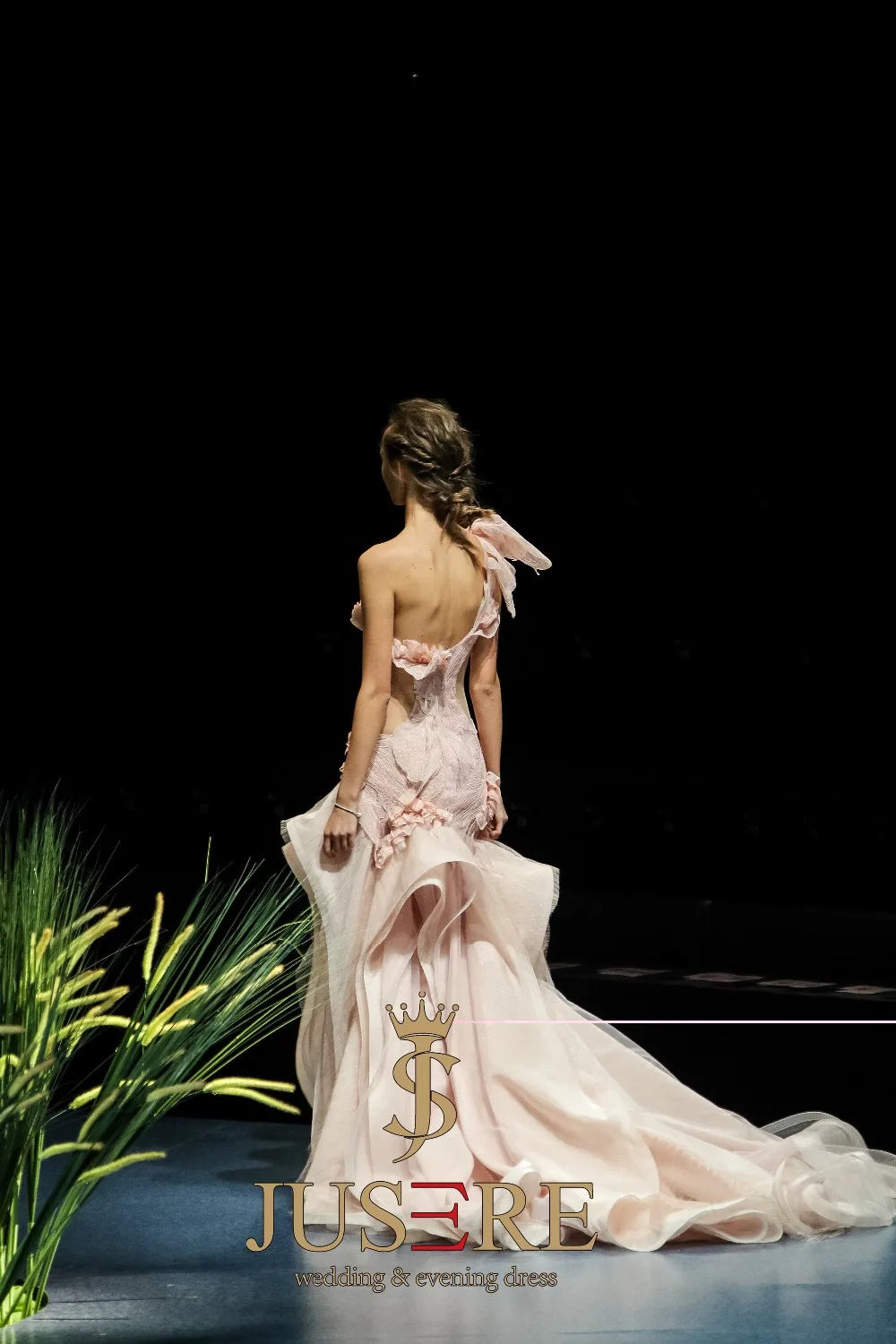 JUSERE FASHION SHOW Hight Collar Cap Sleeve Long Evening Dress Formal Party Gowns Vestido de festa longo Robe De Soiree