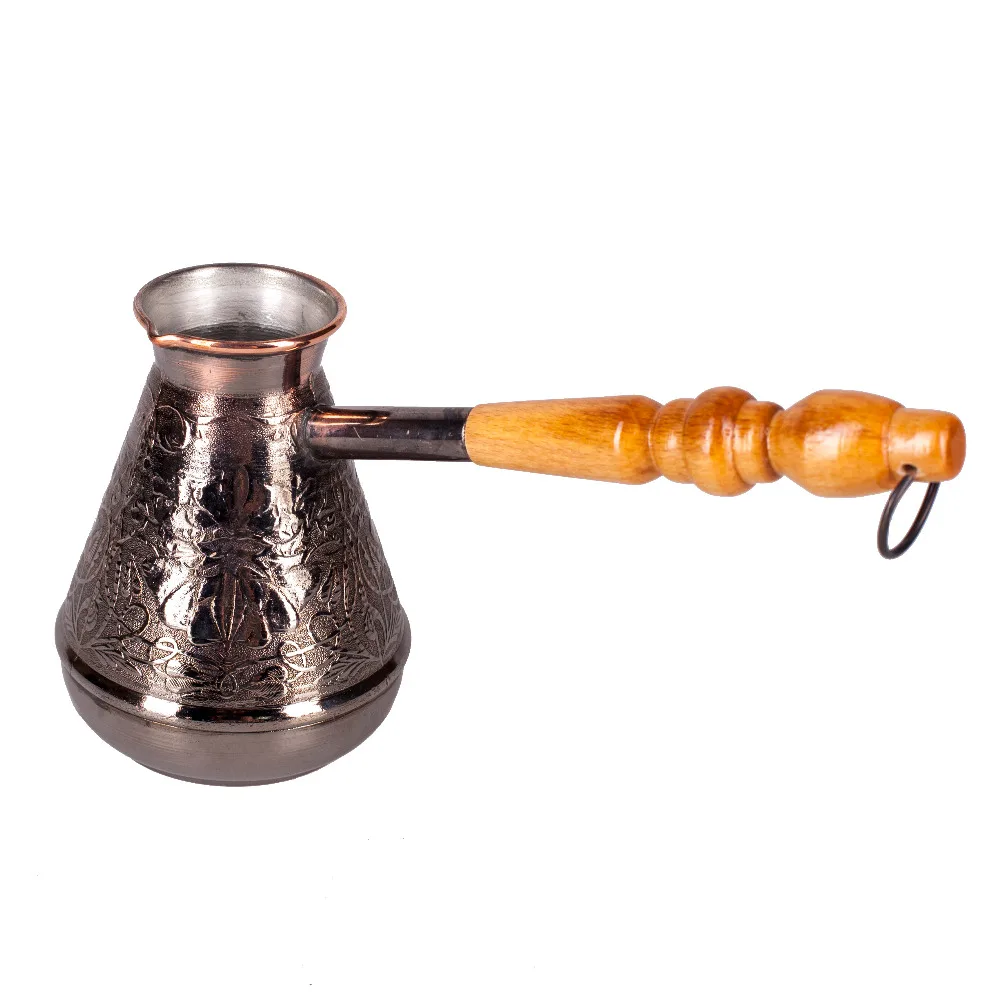 Турецкий медный стакан с деревянной резной ручкой и двухслойным покрытием из олова. Посуда на 380 мл для бытовых нужд, набор для домашнего ужина на кухонном столе.