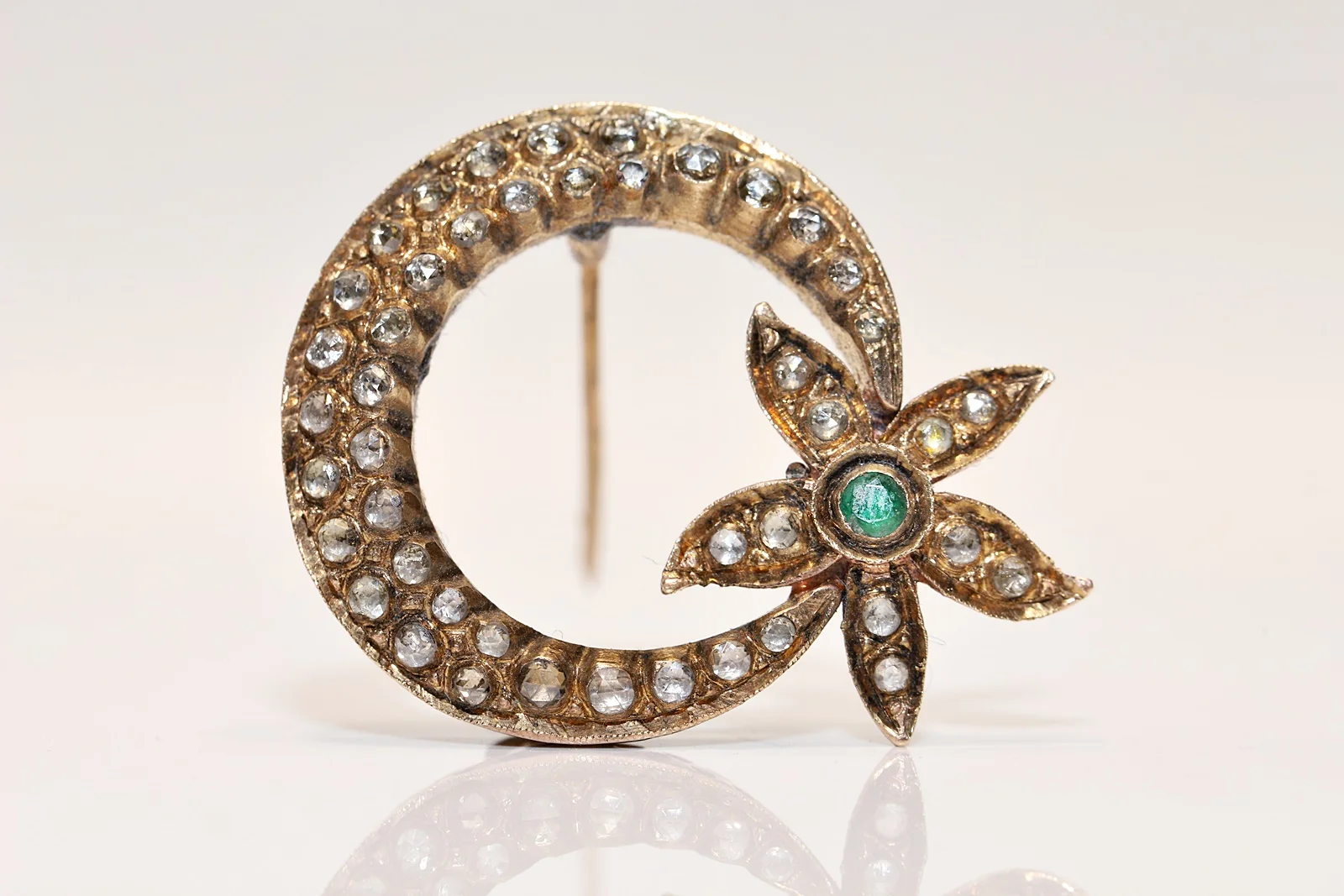 

Antique Original 9k Gold İslamic Natural Rose Cut Diamond And Emerald Decorated Amazing Moon Flowers Brooche