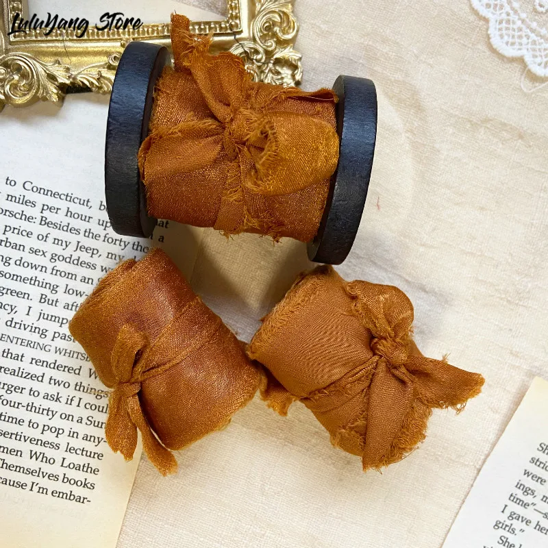 Шелковая бархатная лента 40 мм с потертостями по краям ручная работа для