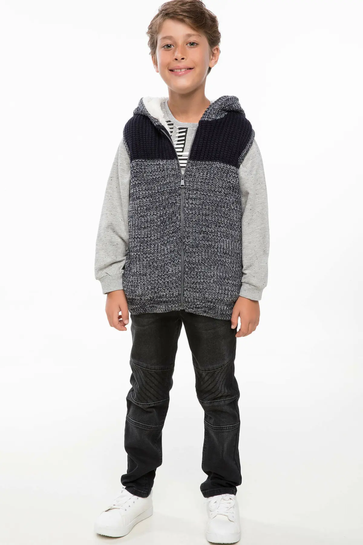 DeFacto/Зимний плотный жилет для мальчиков темно синий серый теплый без рукавов