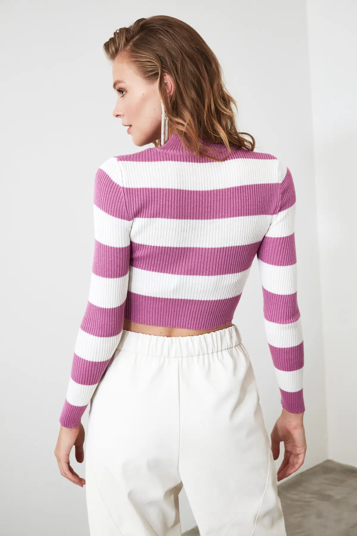 

Trendyol Striped Crop Knitwear Sweater TWOAW20KZ0255
