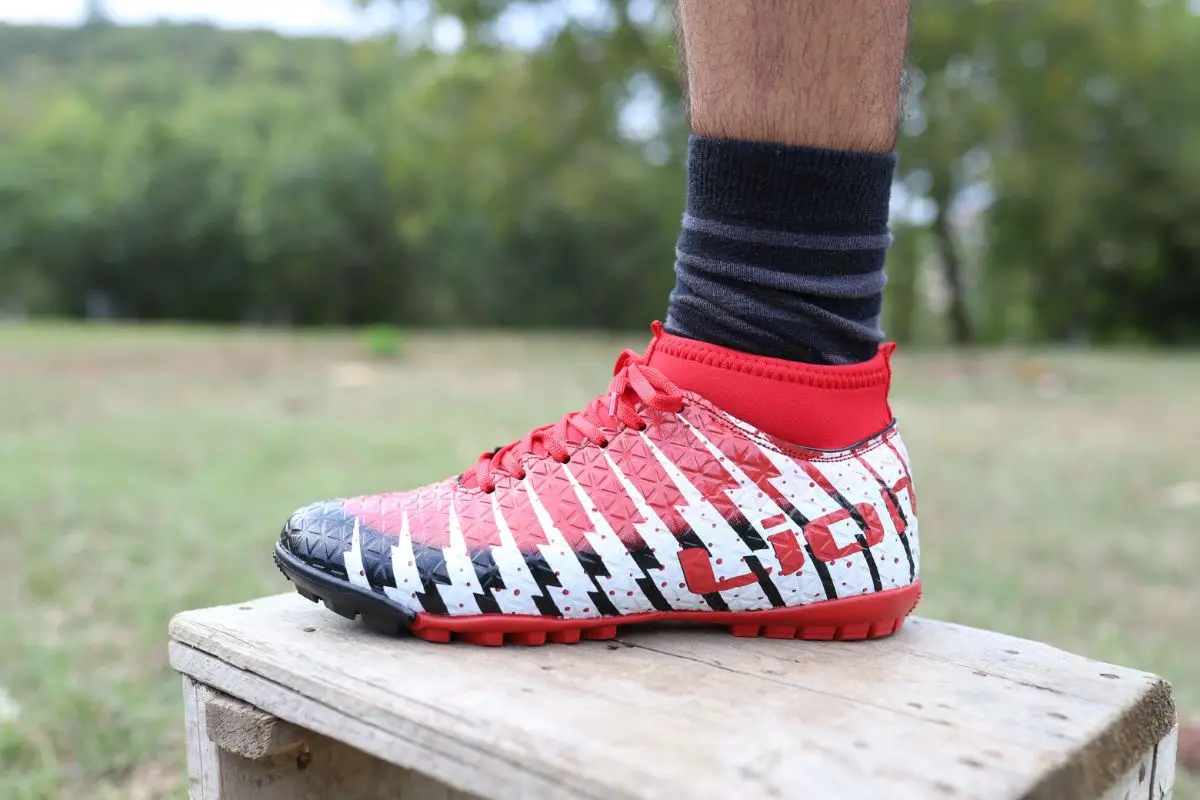 

2021 Soccer Shoes Men Football Boots Kids High Ankle Soccer Cleats