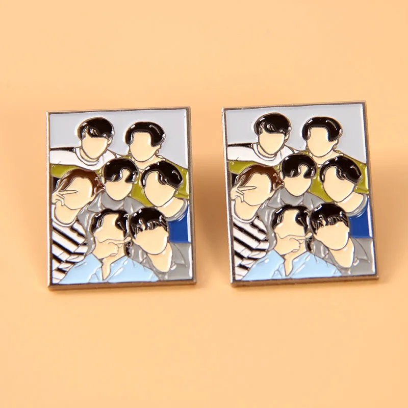 

KPOP 1PCS Bangtan Boys Metal Brooches Bag Badges JIMIN JIN SUGA J-HOPE Fans Collection