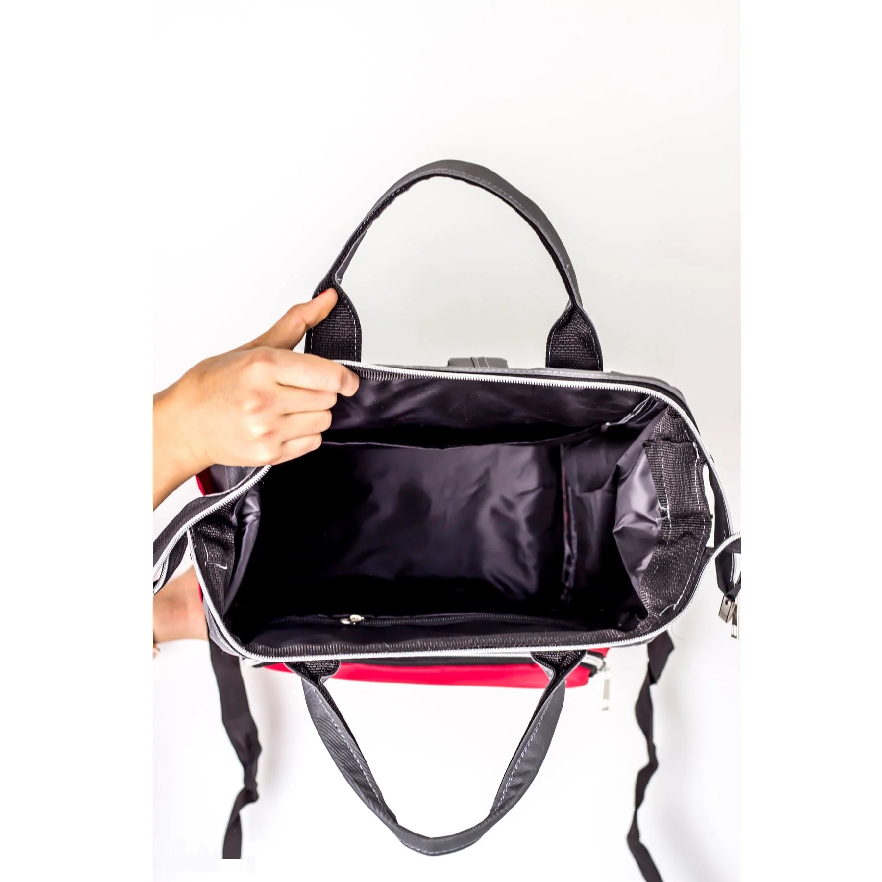 

Grey and Red Color Crossbody 2 Compartments Mother Mom Mummy Baby Babies Women Lady Jeans Zipper Bag
