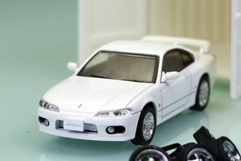

1:64 1999 Nissan Silvia S15 Diecast, Car Model Toy New in Box