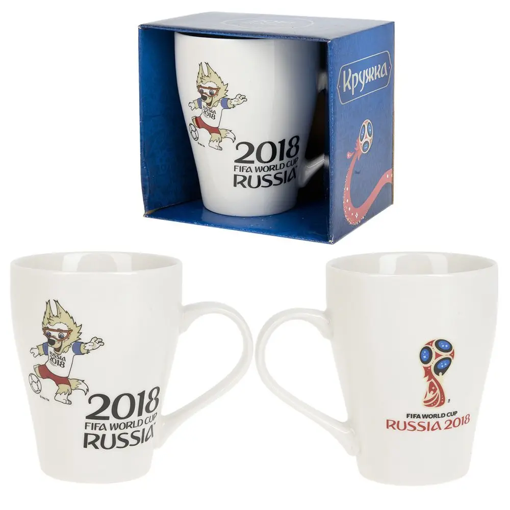 Кружка фарфоровая &quotЗабивака Бьет мяч&quot 400 мл в ПУ FIFA World Cup Russia 2018 | Дом и сад