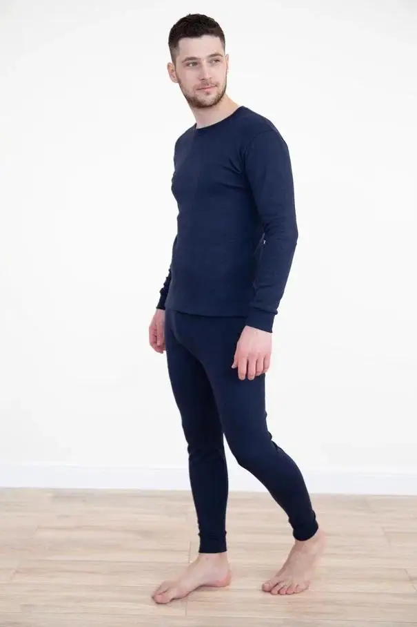 Мужской комплект термобелья из теплой трикотажной ткани с начесом по низу брючин