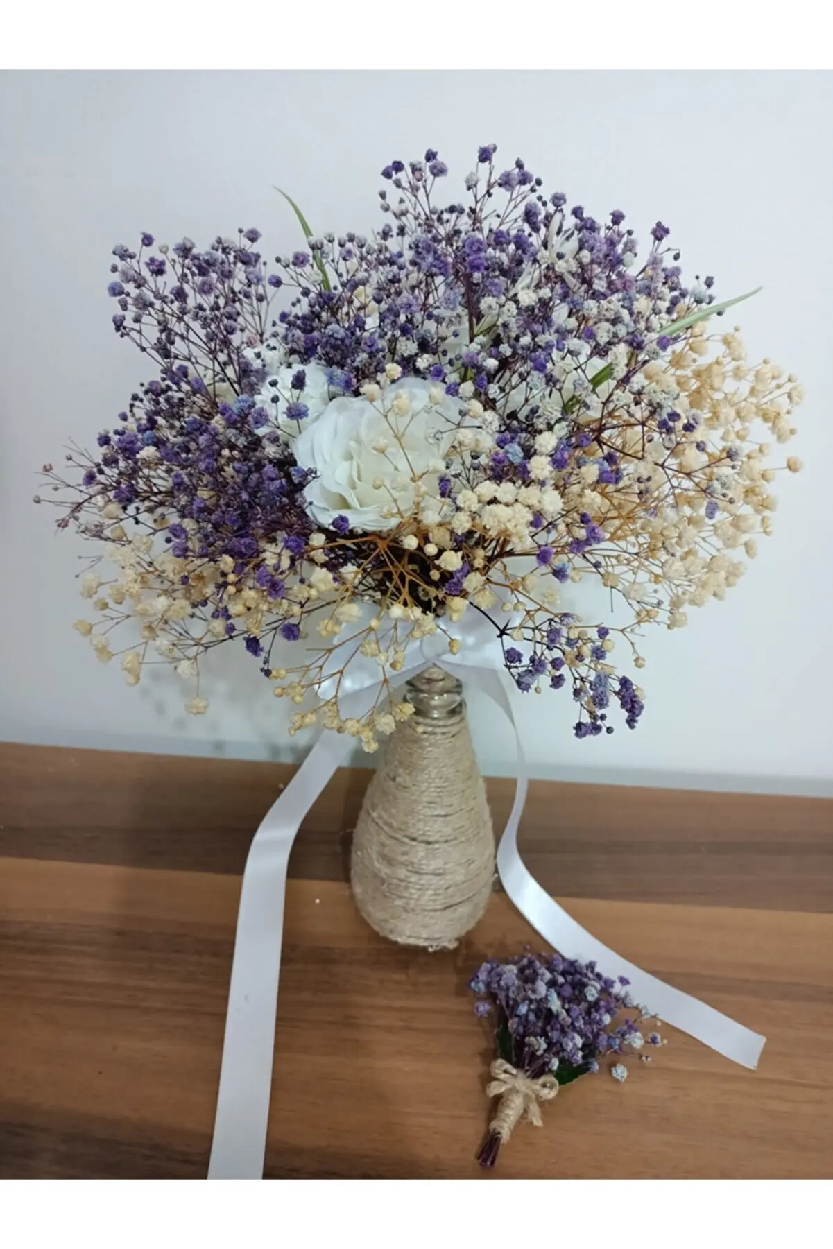 Bride Wedding Engagement Outdoor Shooting Hand Bouquet Flower And Groom Boutonniere