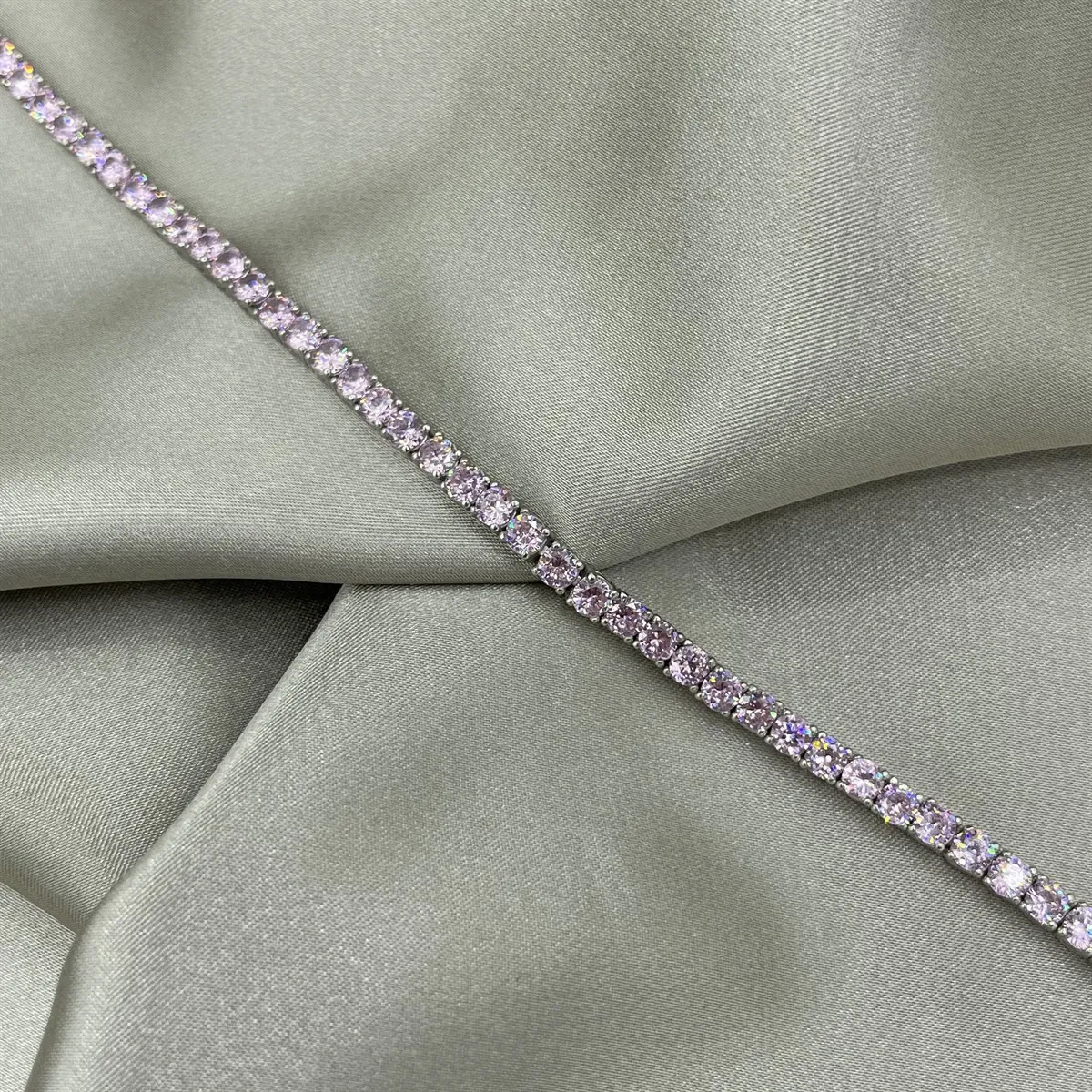 

3mm. Imported Powder Pink Waterway Bracelet