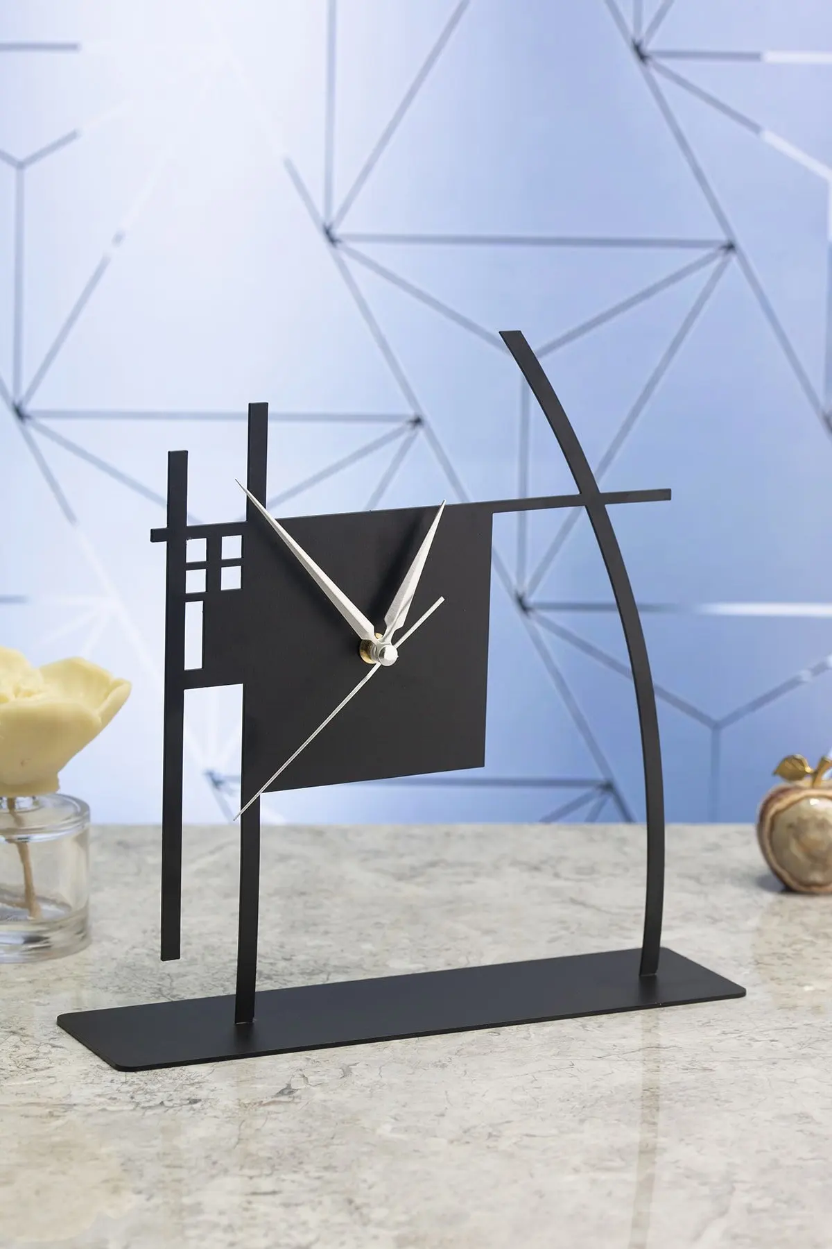 

Modern Design Desk Clock Decorations Table Miniature Figurines Fashion Home Decoration Accessories Easter TV Cabinet Decoration