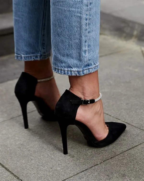 

WOMEN GONE SHOES