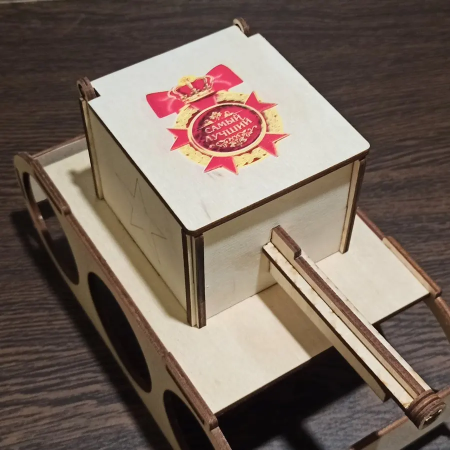 Подставка для баночного пива танк подарки на 23 февраля - интересные и