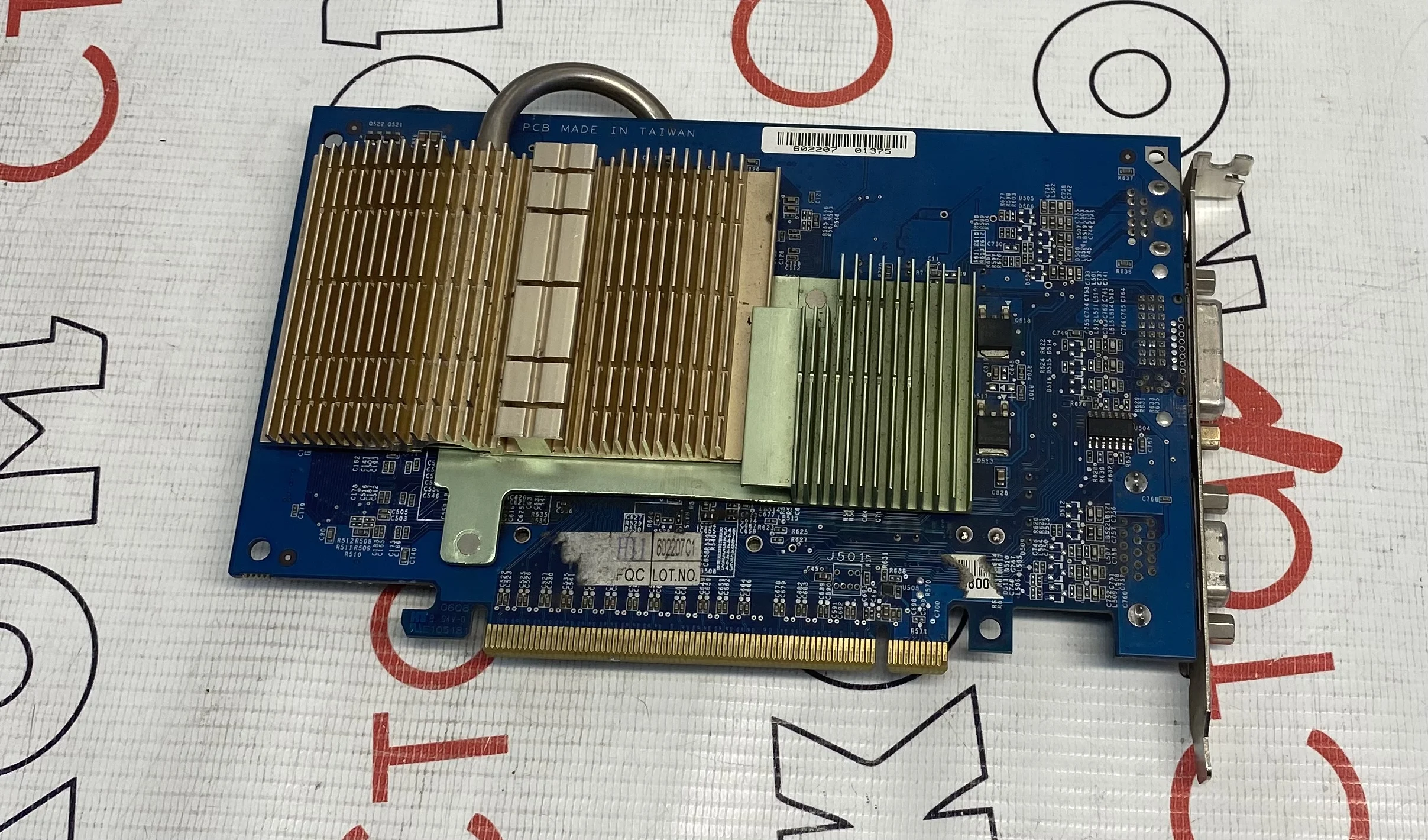 Видеокарта GIGABYTE GeForce 6600 gv-nx66256dp2 300Mhz PCI-E 256Mb 600Mhz 128 bit DVI TV | Компьютеры и офис