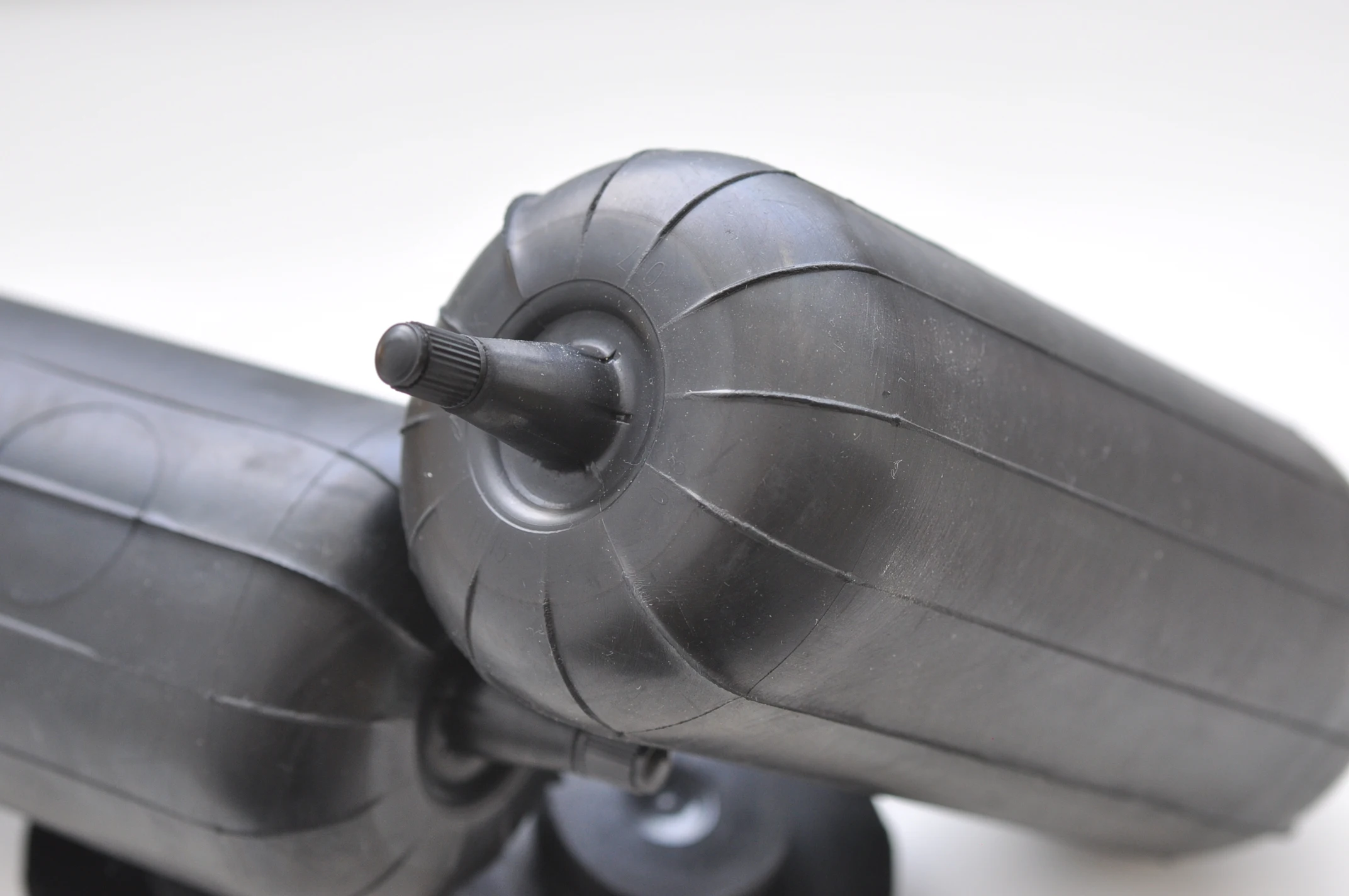 Пневмобаллоны в пружину 200х85 Усиленные вентиль торцевой | Автомобили и мотоциклы