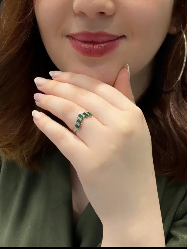 

Gold Model Baget Zircon Green 925 Silver Ring