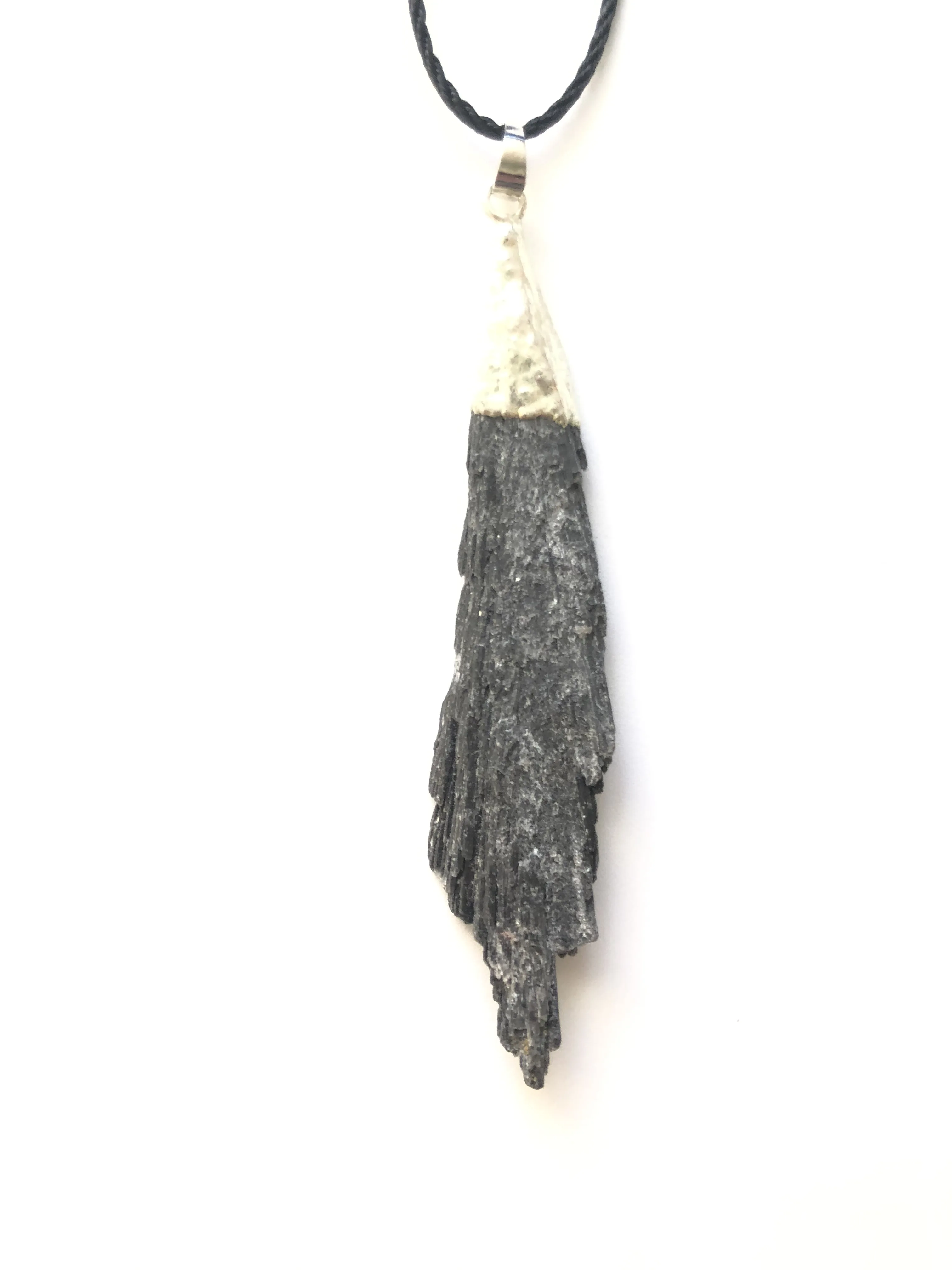 

BLACK KYANITE STONE NECKLACE - REFRESH YOUR ENERGY - CLEAR BAD FEELINGS
