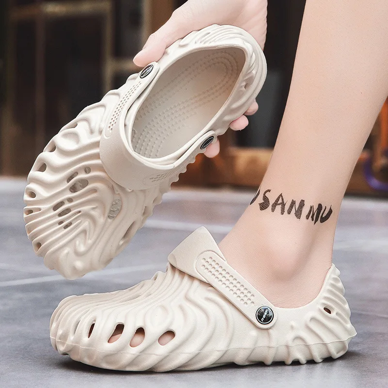 

2022 Summer Large Size Men's Clogs Hole Shoes Light And Breathable Driving Shoes Flats Sandals Non-slip Beach Flip Flops Slides