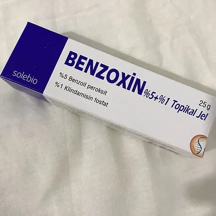 

BENZOXN Topikal Jel 25 GR Effective in Acne Treatment, Fine Wrinkles, Face Damages Caused by the Sun Ray