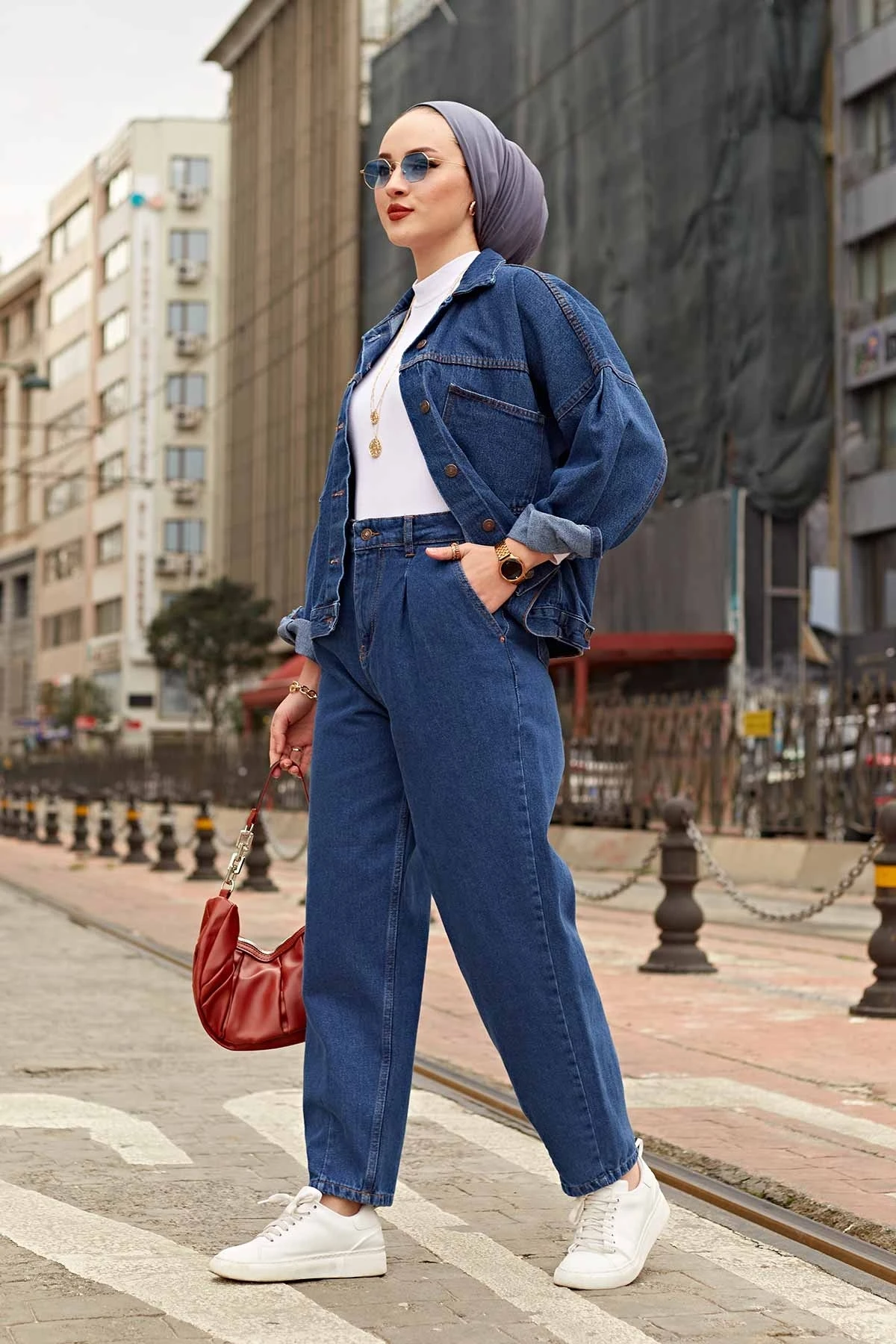 

2021 mom jeans woman high waist denim Pants colored boyfriend jeans for woman casual muslim fashion balloon style zipper detail