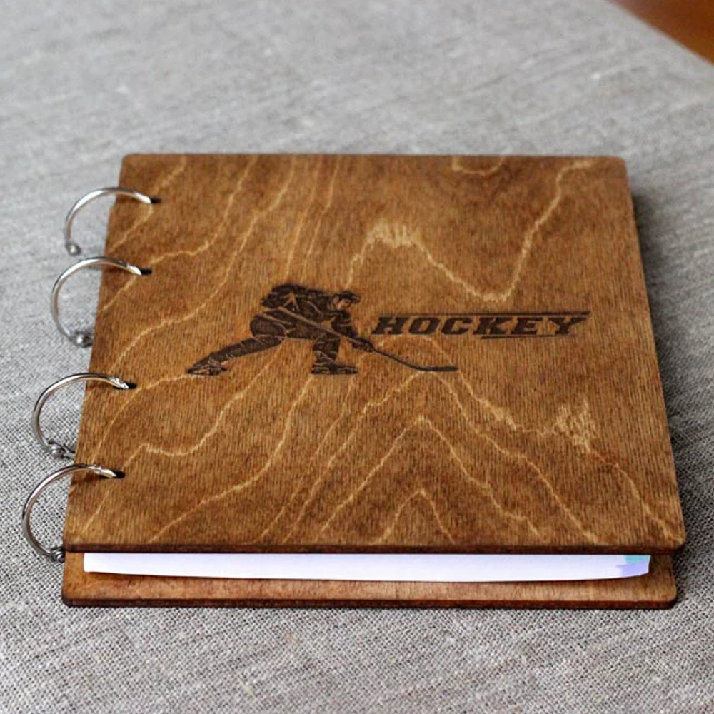 Блокнот из какого языка. Блокнот цветной. Деревянный блокнот на кольцах. Блокнот из какого языка. Блокнот фанера кожа.