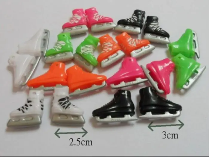 12Pcs VINTAGE Plastic Charms-K (Skate Shoe) For Necklace Retro Fashion Jewellery Chain Clip Bead Girl Home Craft Cup Cake Topper Дом и сад