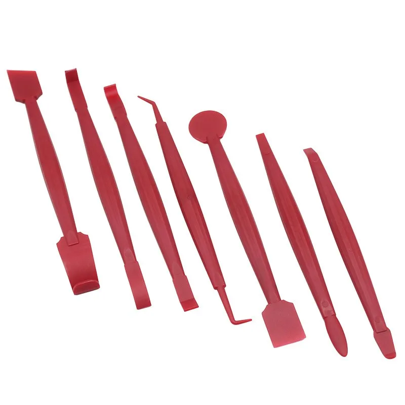 Виниловая пленка для автомобиля устанавливается на ракель из углеродного