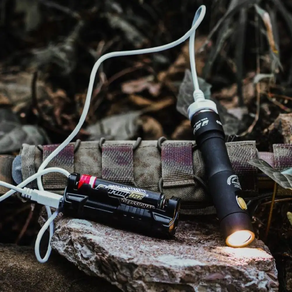 Компактное универсальное зарядное устройство Armytek Handy C1 Pro с функцией Powerbank для Li