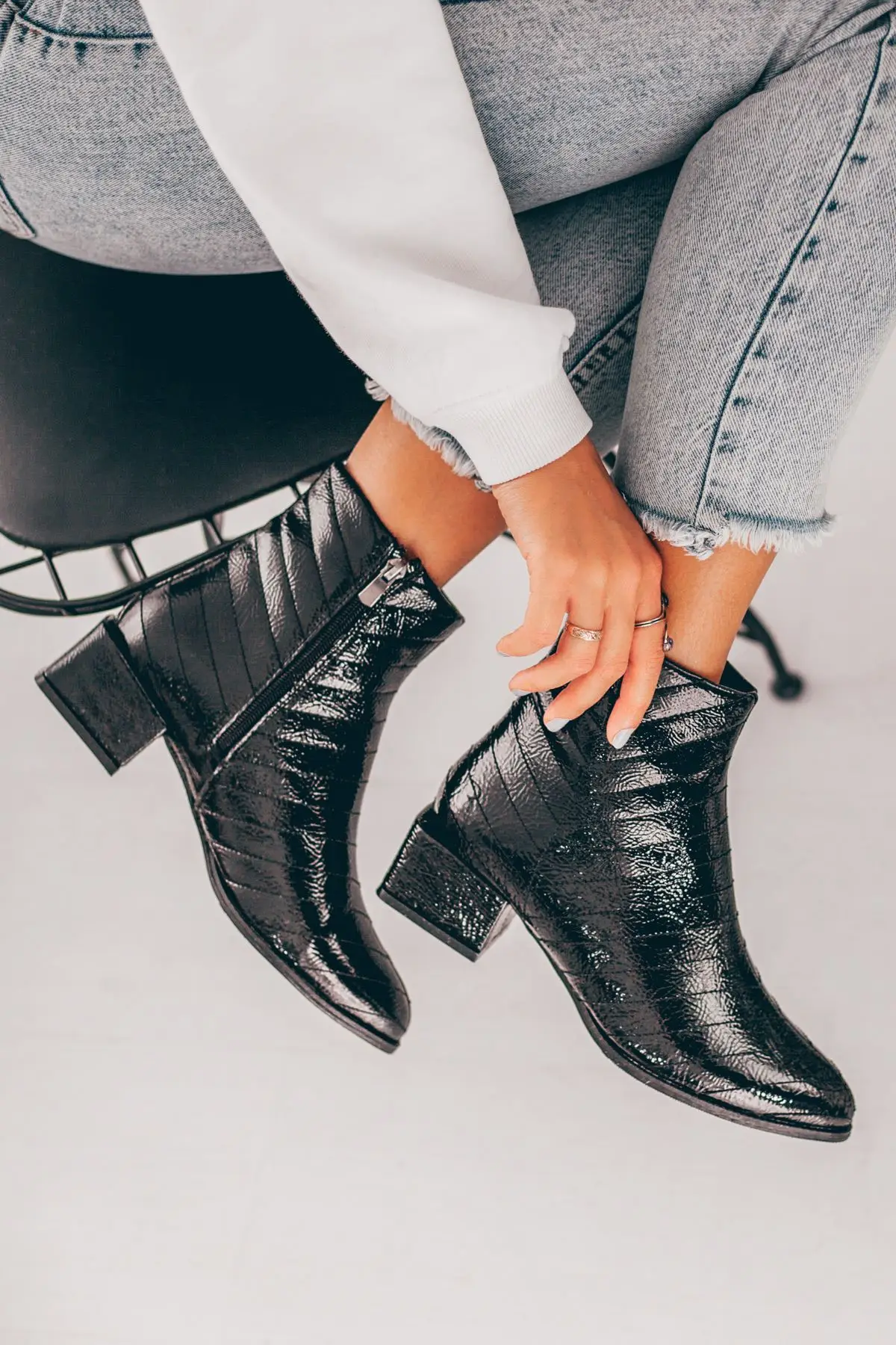 

Black Color PU Patent Leather New Season 2021 Winter Autmn Fashion Comfortable Stylish Seam Detailed Women Female Lady Boots