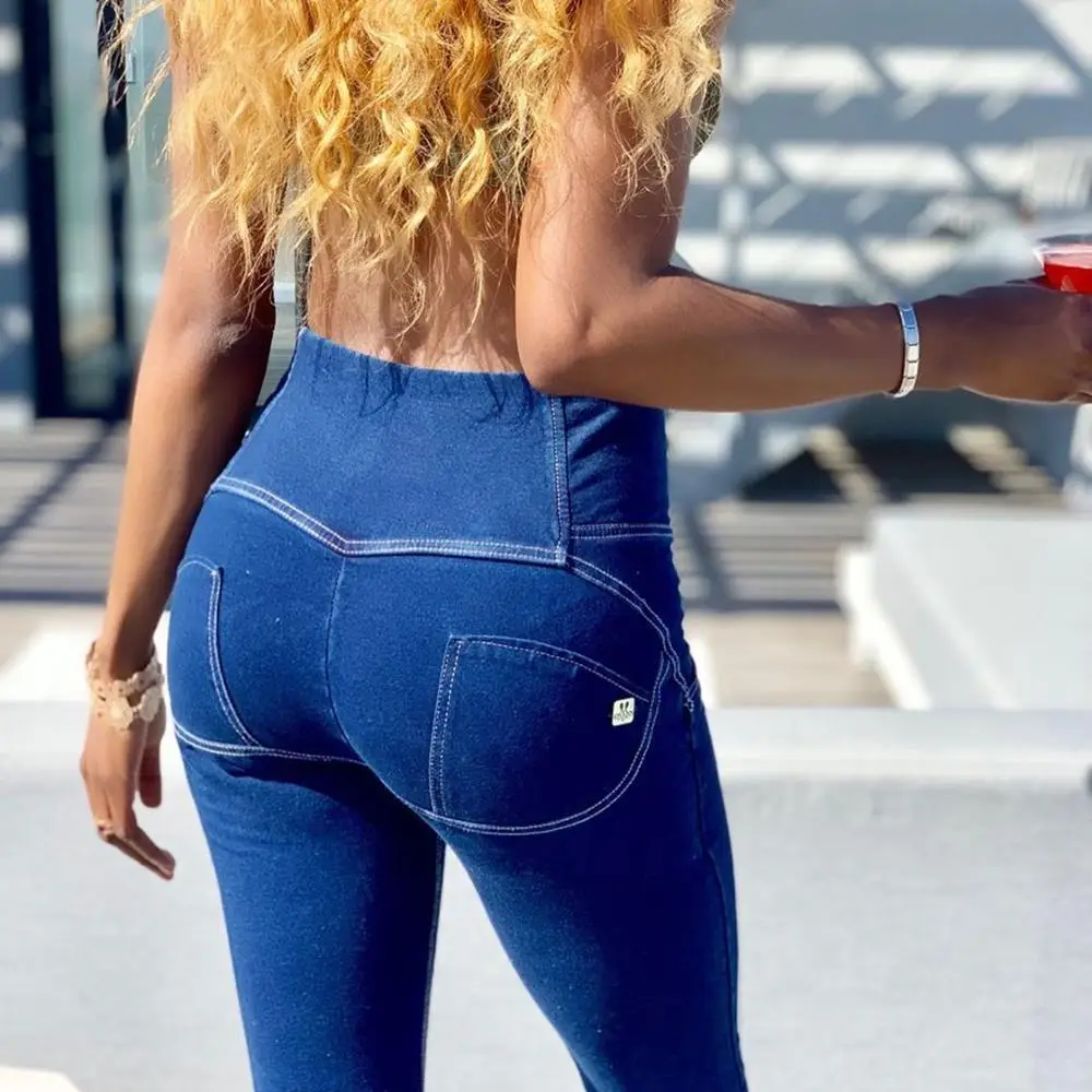 Джинсы женские с завышенной талией и эффектом пуш-ап | Женская одежда