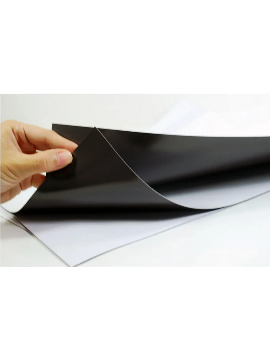 Глянцевая упаковка. Бумажная косметика саша которая в коробочках бумажник. Мелованная бумага 115 гр. Глянцевая упаковка. Шоколад в картонной упаковке.