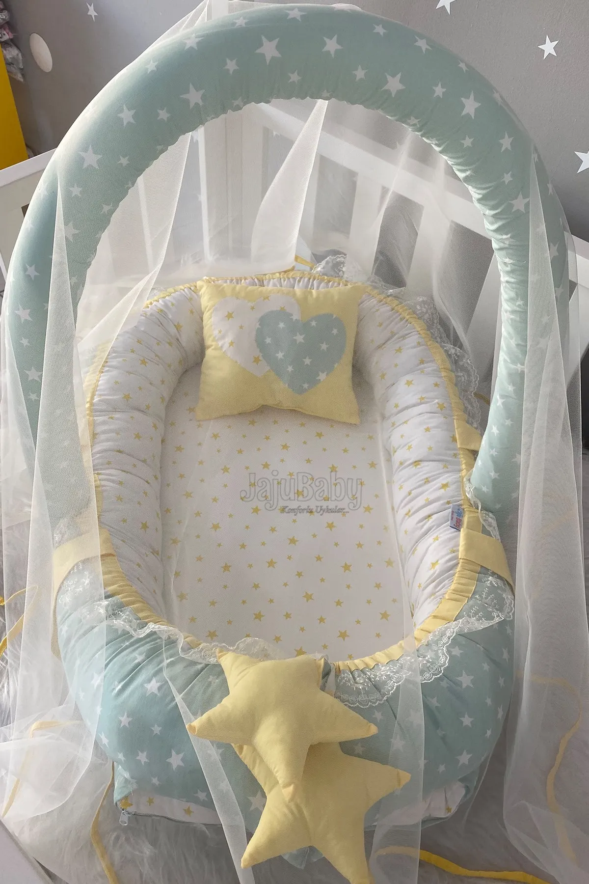 Jaju Baby Handmade Green Star Fabric with Mosquito Net and Toy Hanger Luxury Design Babynest Portable Baby Bed Mother Side