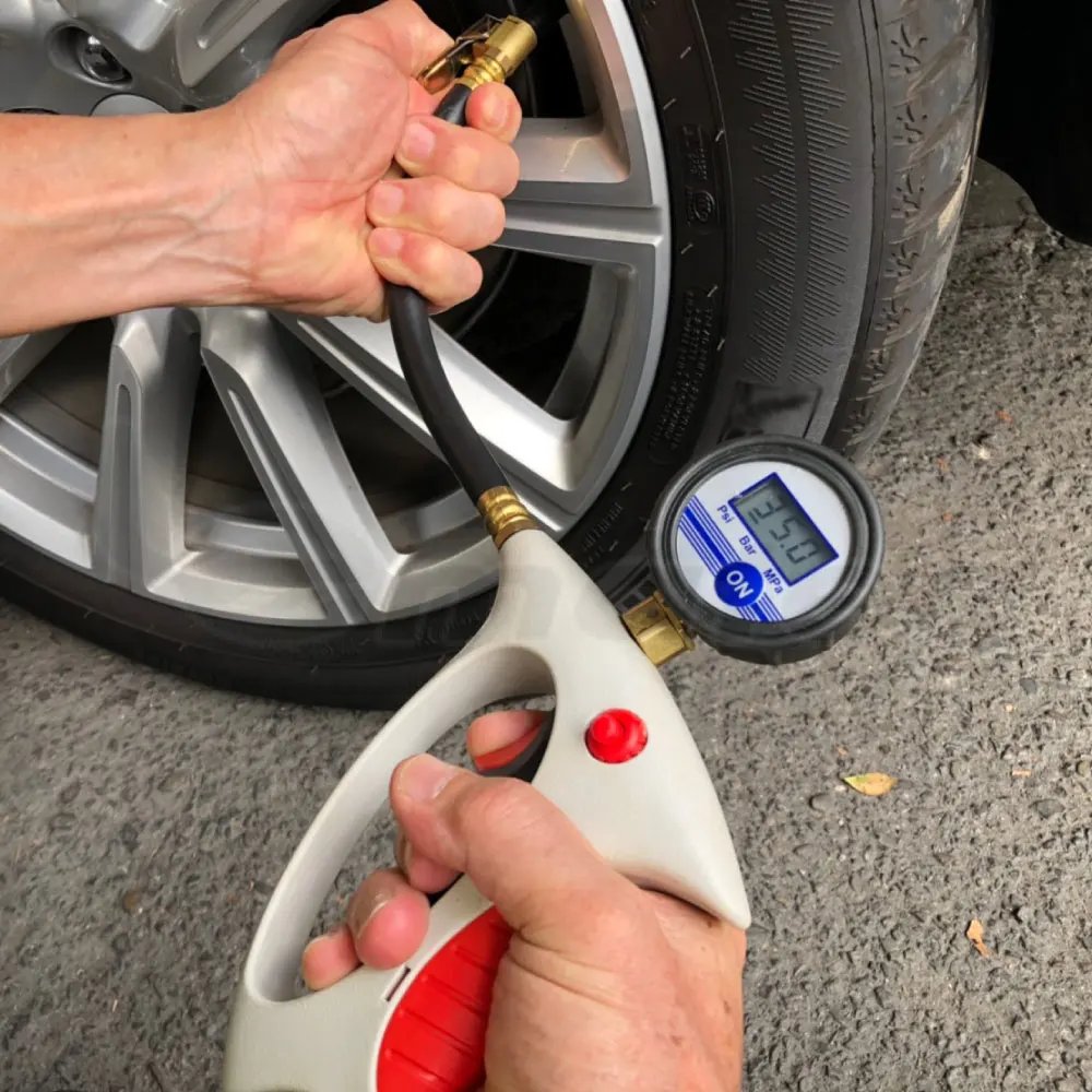 Эргономичный цифровой насос для шин пистолет накачки с манометром датчик