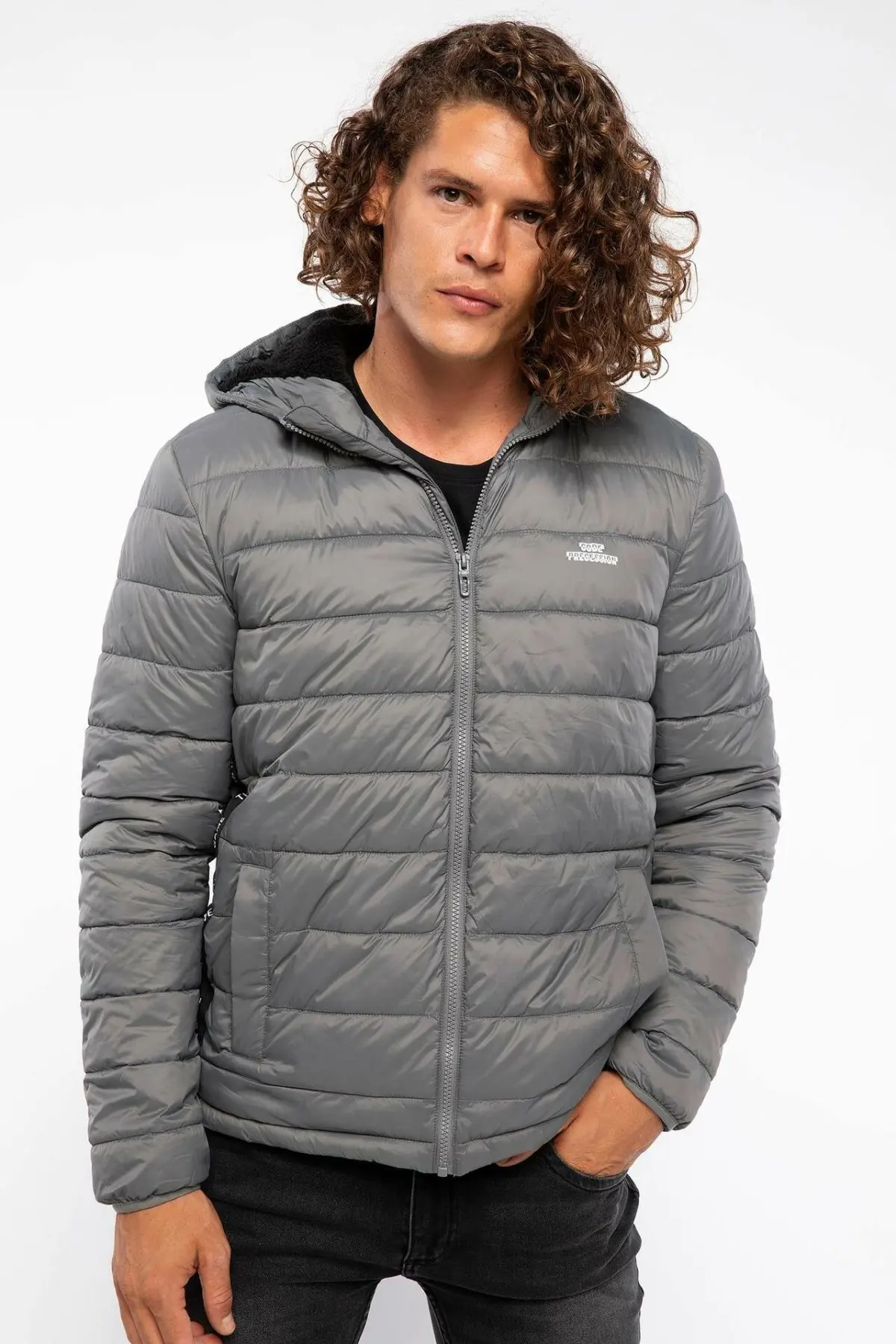 Дефакто модные зимние мужские теплые короткие пальто с капюшоном однотонные