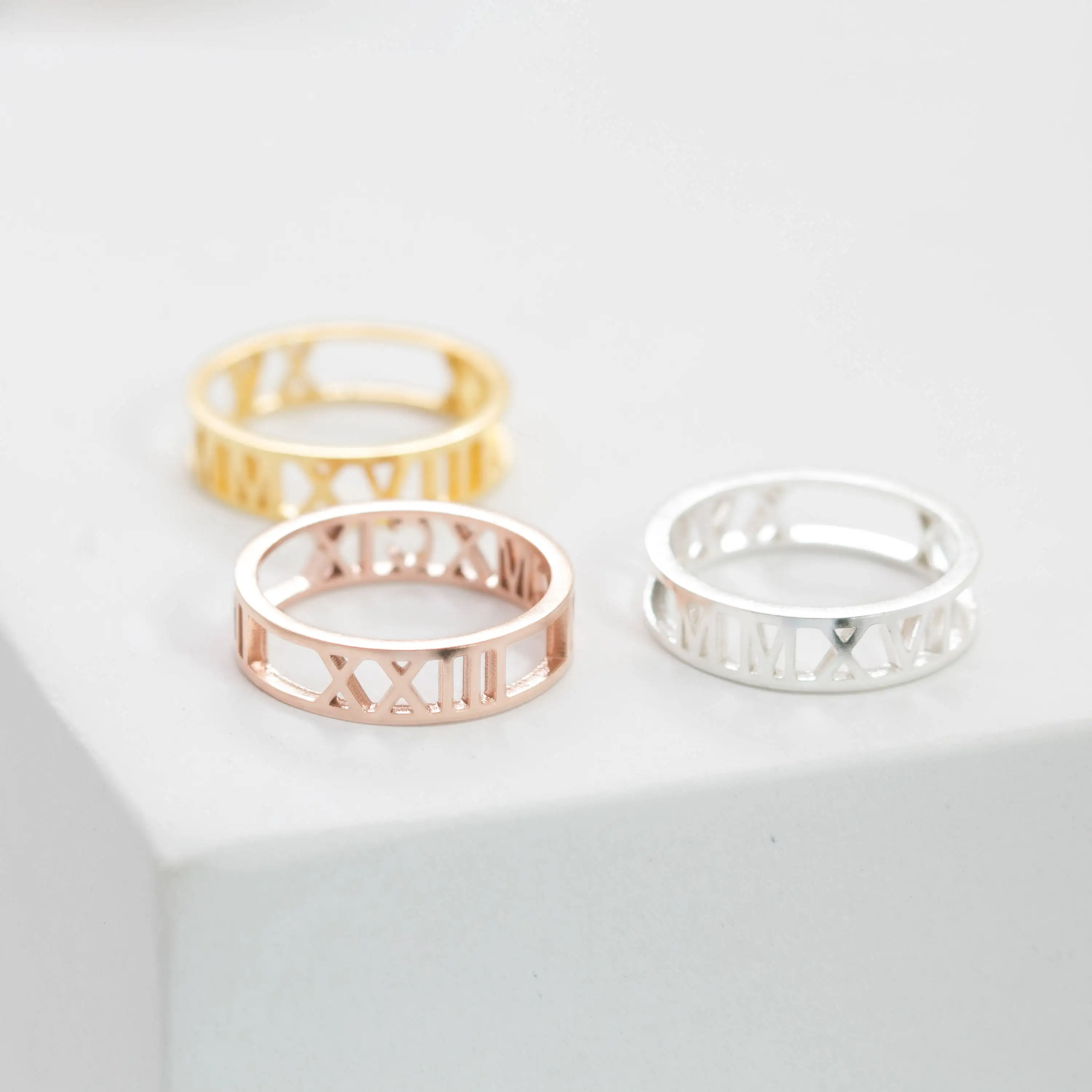 

Dainty Personalized Roman Numeral Rings Longitude Latitude Numbers Custom Name Rings Fashion Jewelry Bijoux Wedding Gifts