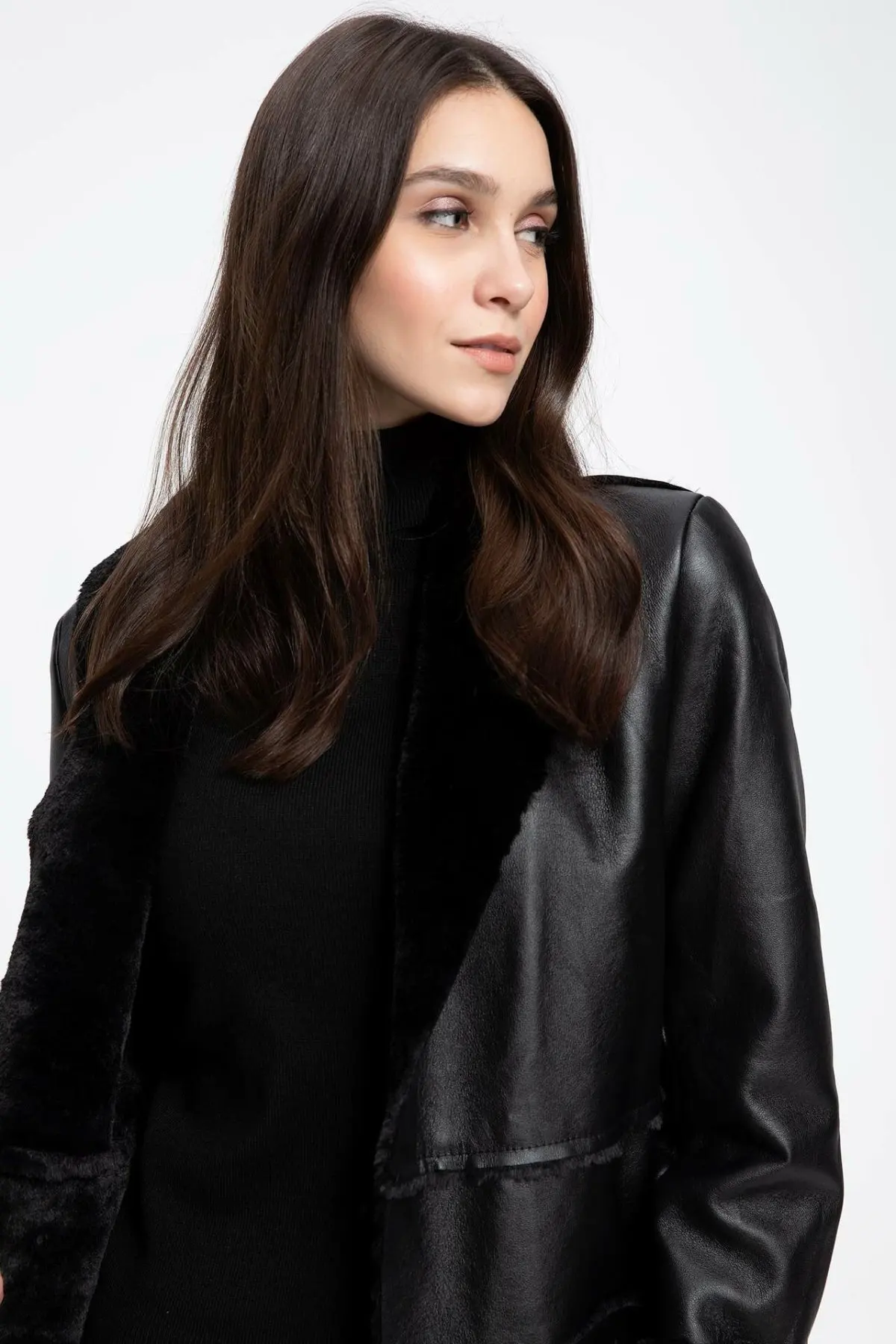 DeFacto Женская модная длинная куртка из искусственной кожи с воротником лацканами