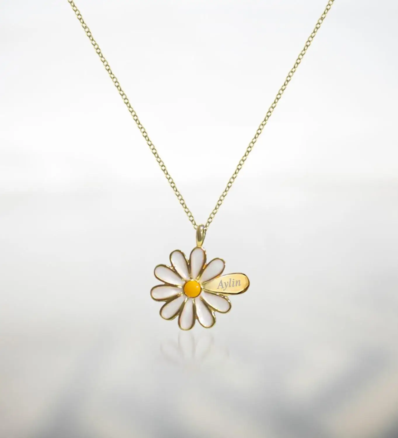 

Daisy Necklace With Personalized Name Reliable Quality Cost Effective Gift Special Occasions Valentine's Day Elegant Flower