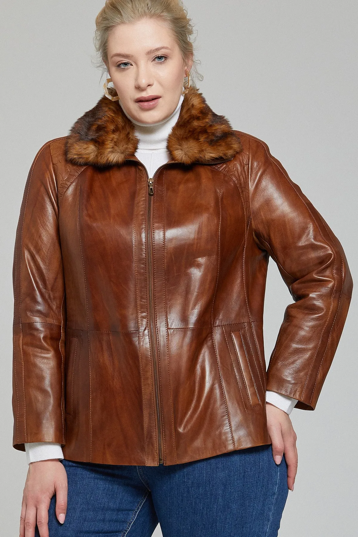 LARGE SIZE ORIGINAL LEATHER JACKET. COLLAR KISMI FURRY LARGE SIZE LEATHER JACKET